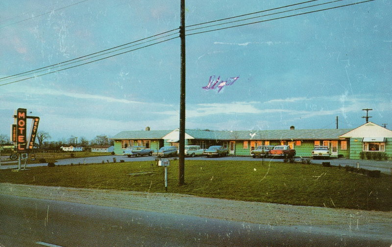 Westview Motel (West View Motel) - Vintage Postcard (newer photo)